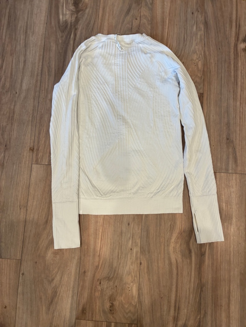 LULULEMON WHITE LONG SLEEVED TOP SIZE 6 - Picture 4 of 4